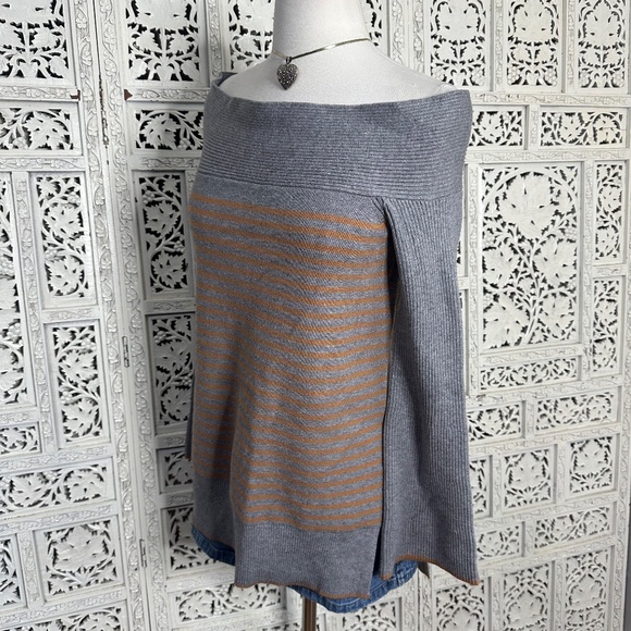 Anthropologie Gray & orange Striped Ribbed Off The Shoulder Bell Sleeve Sweater - Picture 4 of 8
